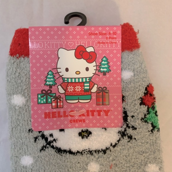 Hello Kitty Socks & Towelettes Bundle - Picture 5 of 8